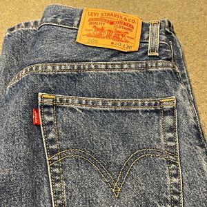 Vintage 505 Levi’s. 30x30. Darker blue